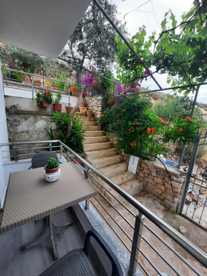 Nora'S Guesthouse Sarande Exterior photo